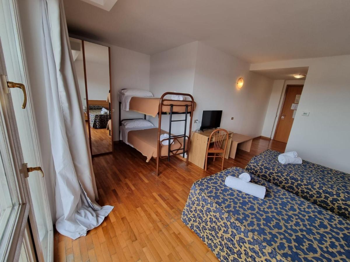 Hotel Villa Strassoldo "Ex Attianese Hotel Restaurant" Cervignano del Friuli Dış mekan fotoğraf
