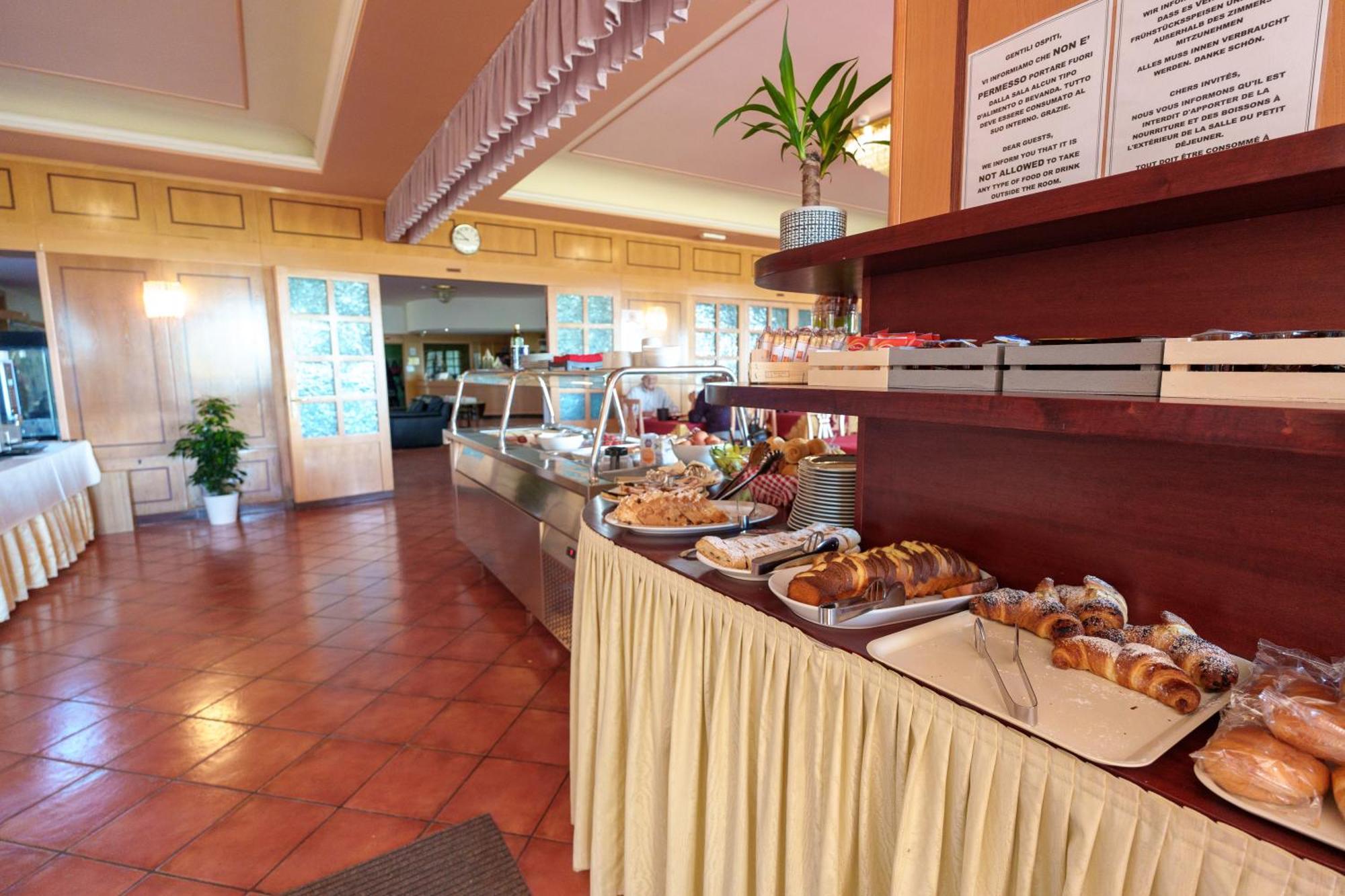 Hotel Villa Strassoldo "Ex Attianese Hotel Restaurant" Cervignano del Friuli Dış mekan fotoğraf