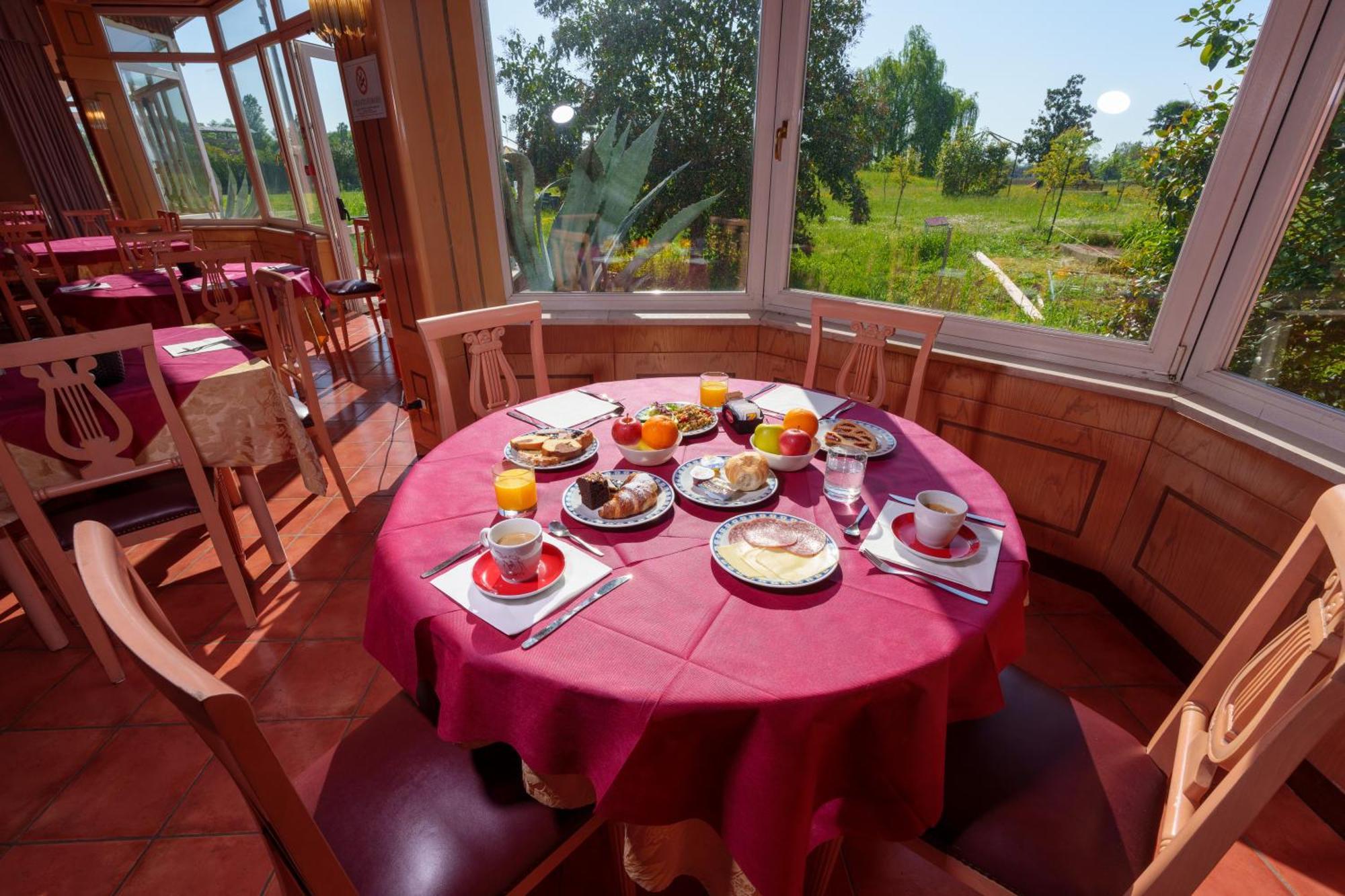 Hotel Villa Strassoldo "Ex Attianese Hotel Restaurant" Cervignano del Friuli Dış mekan fotoğraf
