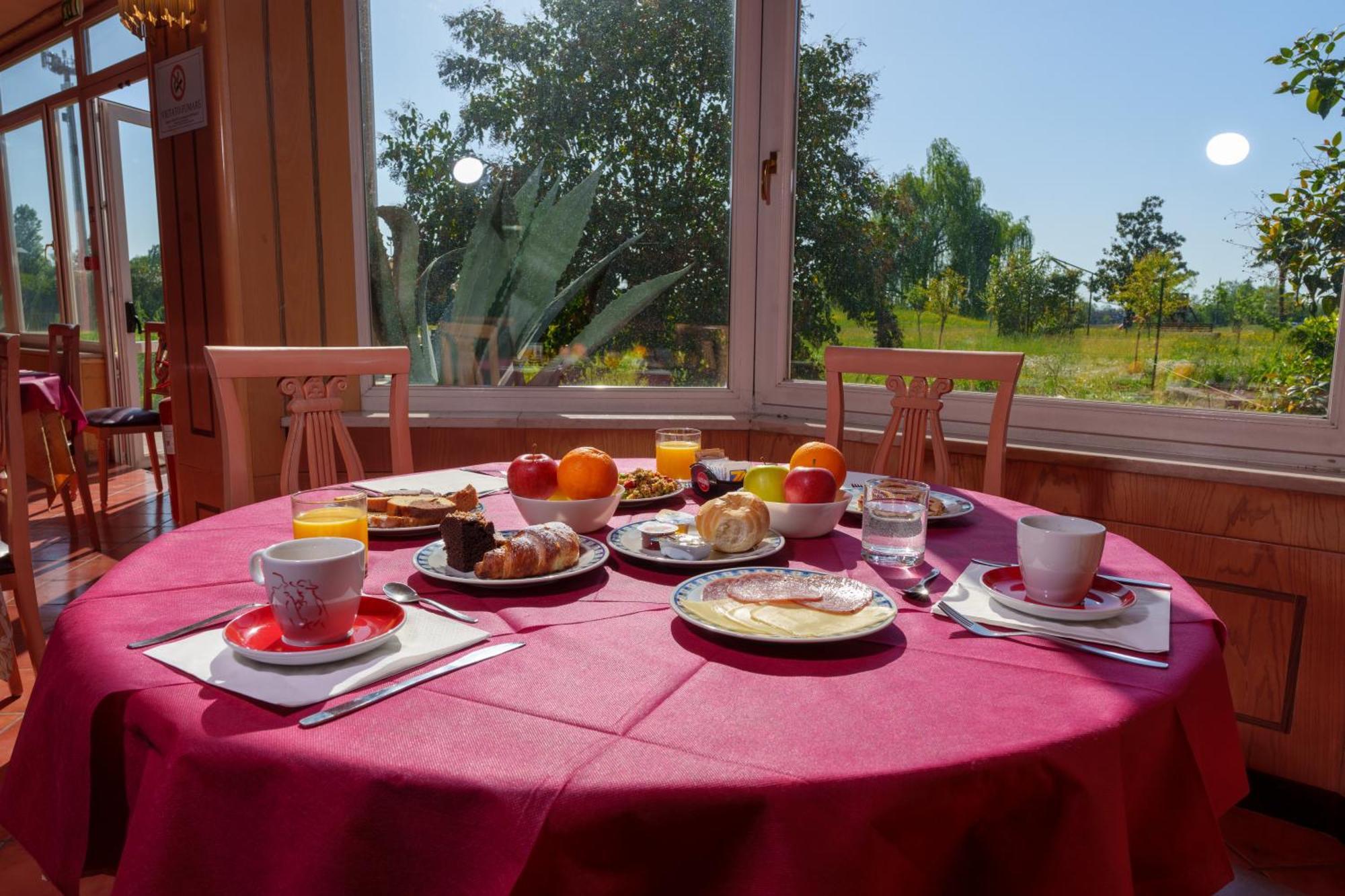 Hotel Villa Strassoldo "Ex Attianese Hotel Restaurant" Cervignano del Friuli Dış mekan fotoğraf