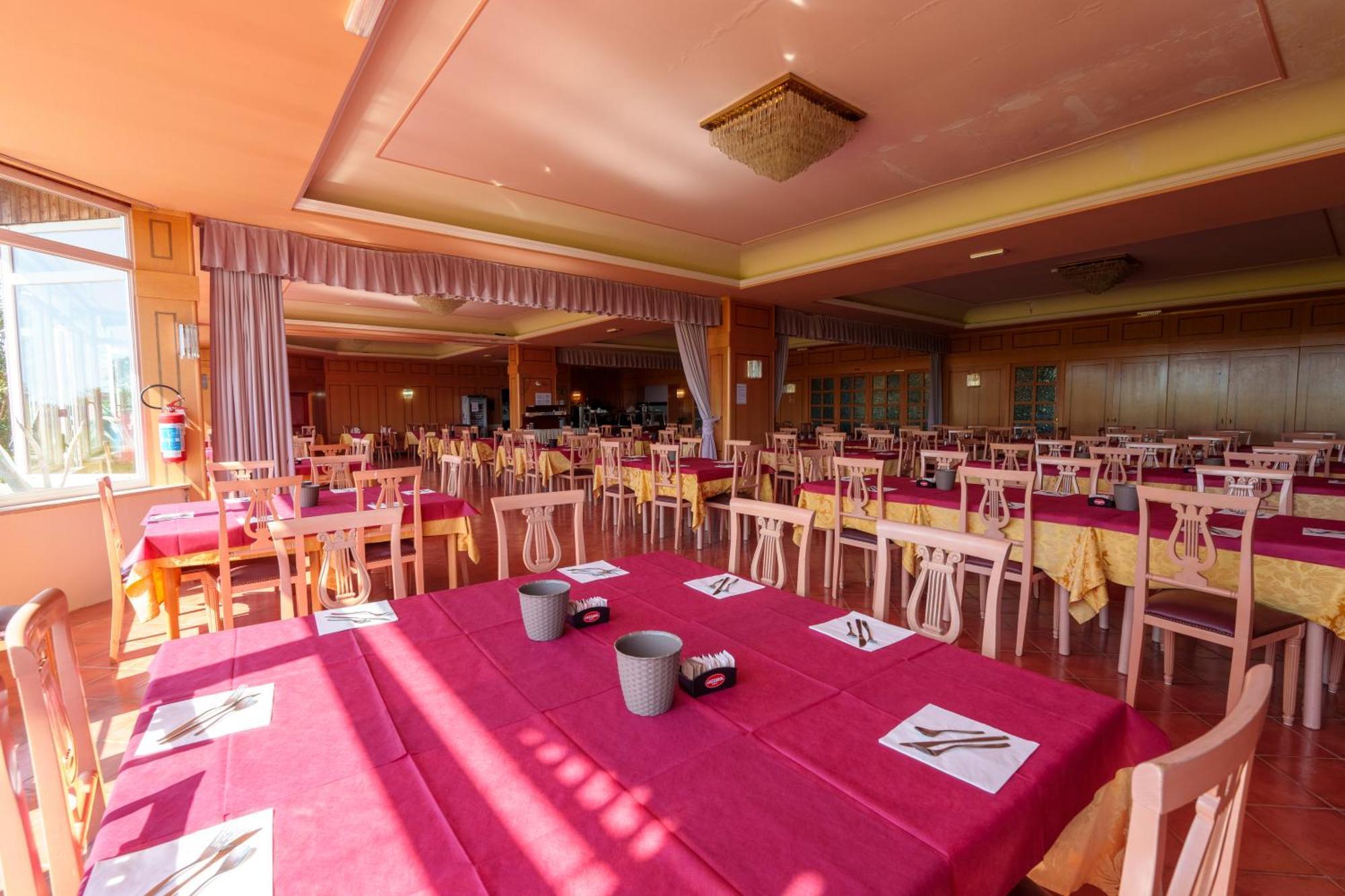 Hotel Villa Strassoldo "Ex Attianese Hotel Restaurant" Cervignano del Friuli Dış mekan fotoğraf